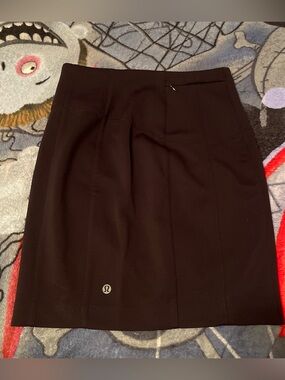 black lululemon high rise pencil skirt